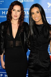 Demi-Moore-and-Rumer-Willis-garticle--