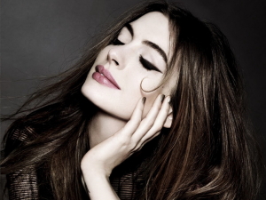 Anne-Hathaway-trucco-occhi-grandi-L7C6